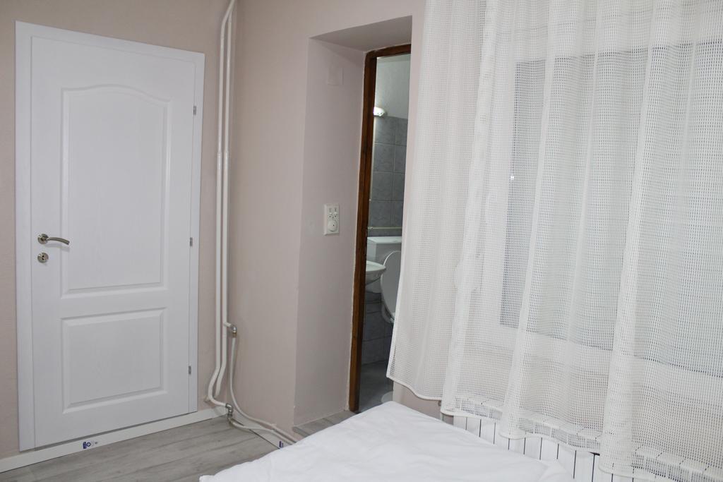 Villa Flora Guesthouse Kruševo Extérieur photo